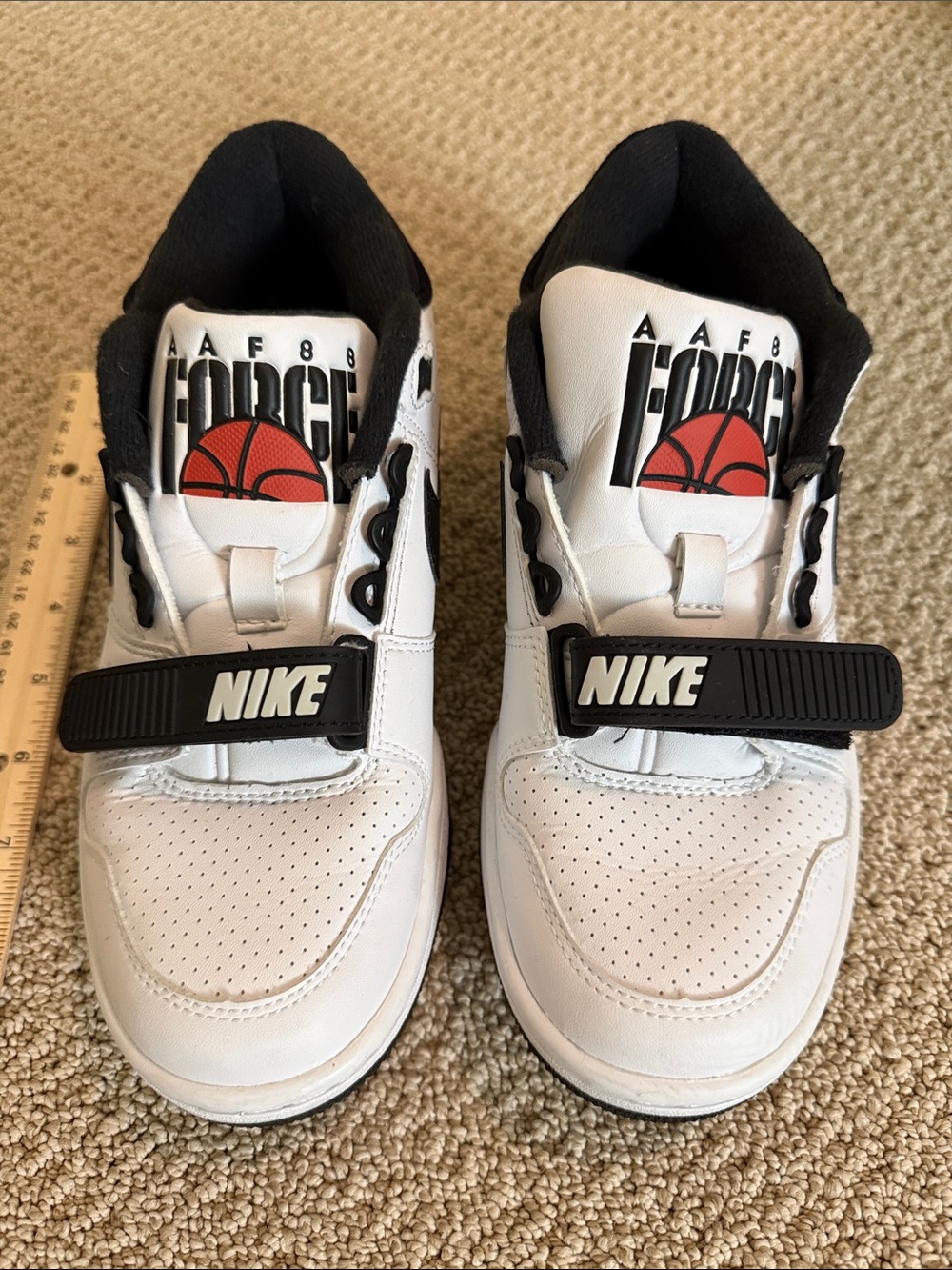 Nike Air Force Kids Basketball Sneakers. Like new. Laces are missing.